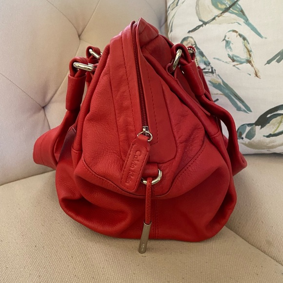 Red Leather Handbag with Shoulder Straps - Picture 6 of 8
